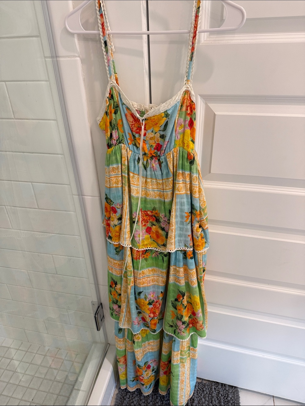 Peyton Midi Dress in Country Bouquet